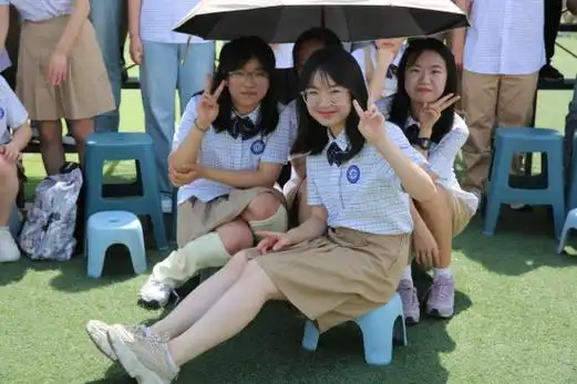 将青春汇聚成一道彩虹——合肥一中拍摄2024届高三超级毕业照