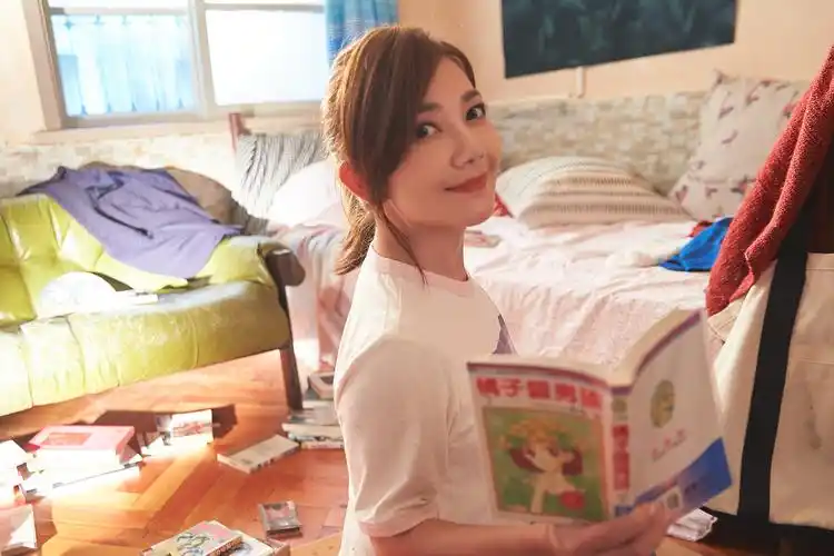 梁静茹mv回忆初恋酸甜少女小鱼时竟是榴梿控