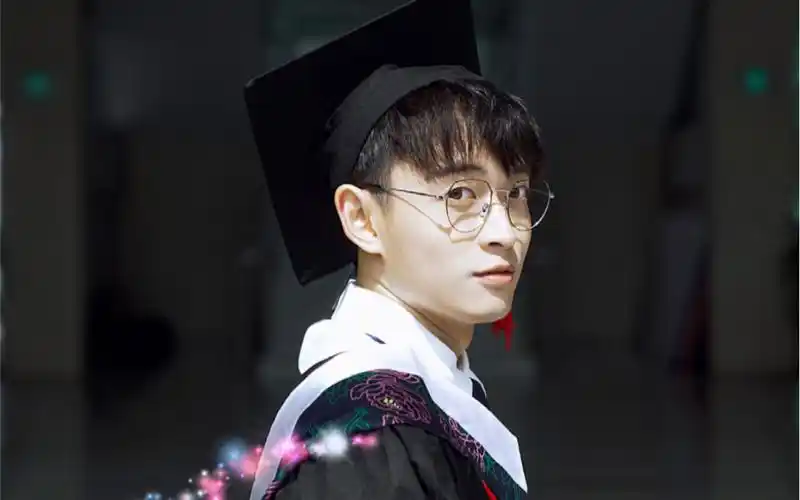 帅气可爱的96糖糖,毕业快乐!【cv糖醋排骨】