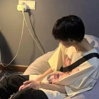 男生头像颓废伤感头像你的眼是最美的星辰