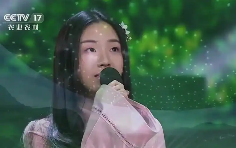 郭沁《谁不说俺家乡好》_哔哩哔哩_bilibili