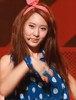 【gif/喜欢收藏】郑秀晶(krystal),1994年10月24日出生于美国加利福尼