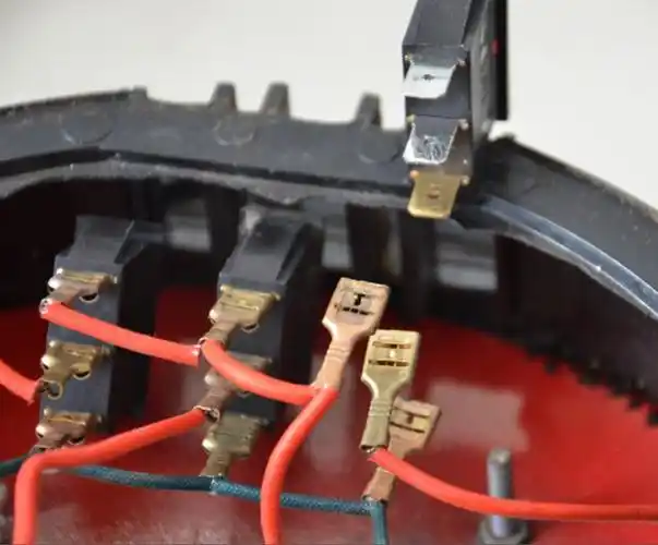 多功能电热锅线路弄错了求指导?