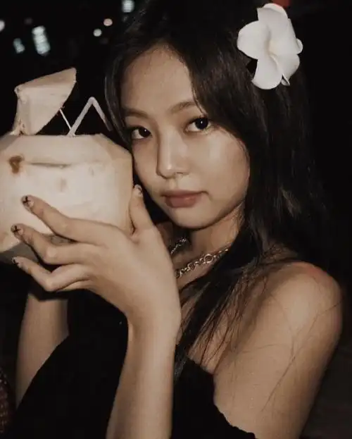jennie金智妮优雅复古写真49