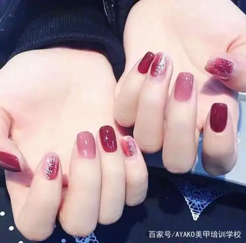 能让你惊艳整个春夏的美甲,定是豆沙色晕染了!