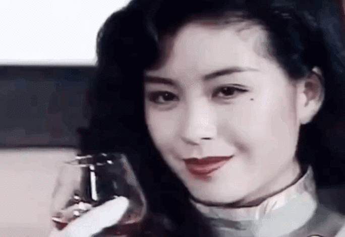 《银狐》深入我心!伍咏薇的颜如玉惊艳得让我抓狂