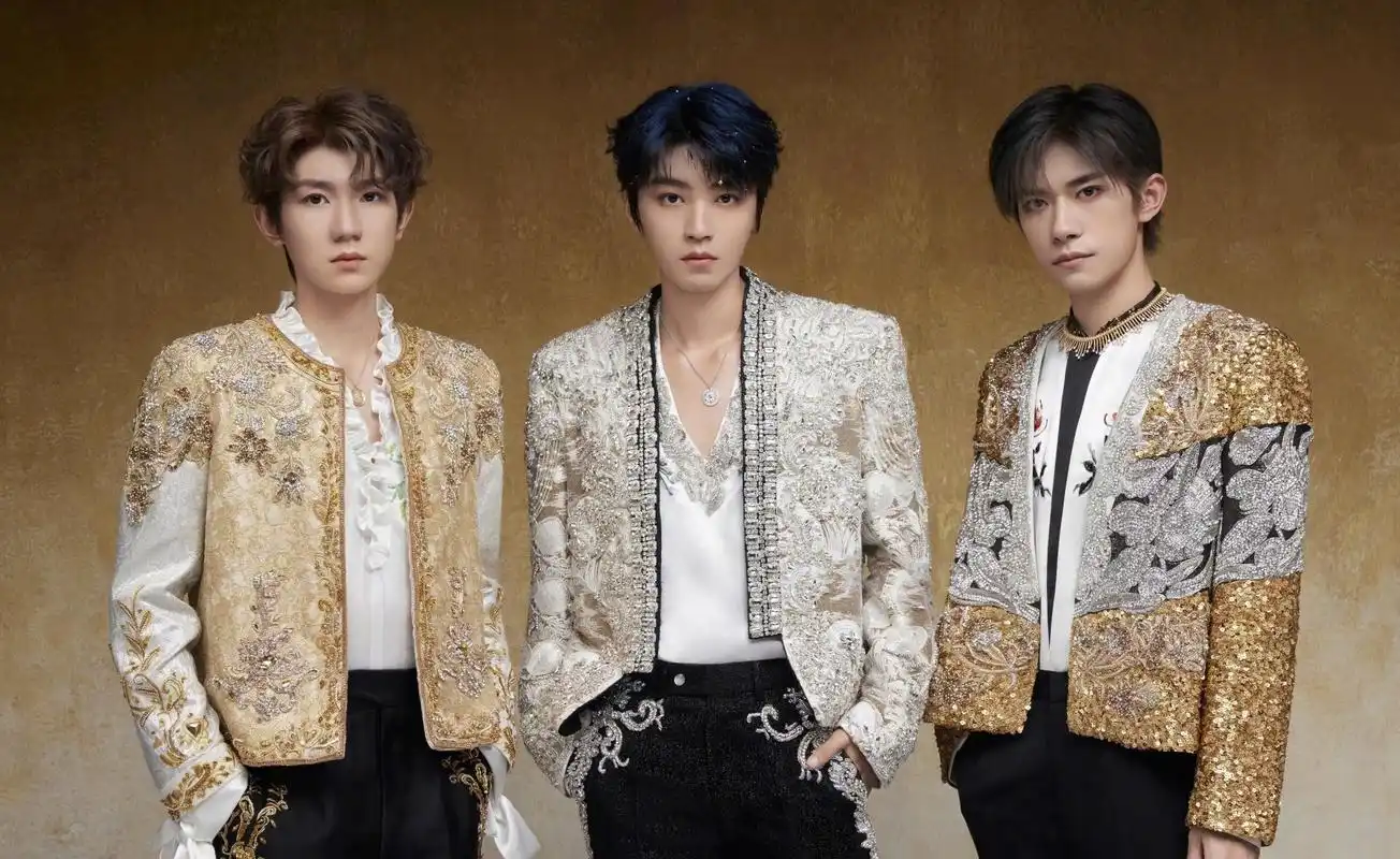 tfboys十周年纪录片上线 tfboys十周年演唱会纪录片上线,记录了三小只