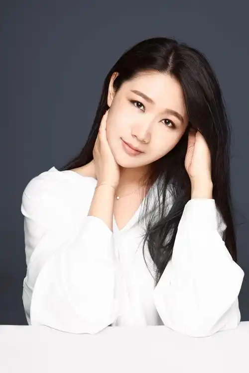 孙露经纪人联系方式13524211195