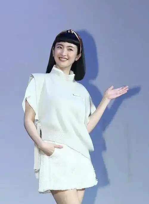 42岁林依晨和许玮甯同框,才发现女人到中年,幸不幸福都写在脸上