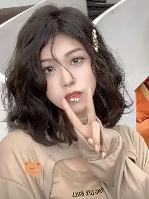 中短发法式烫发蛋卷头,头发多也可以烫哦