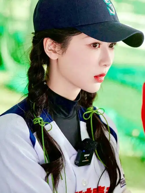 杨紫挑染双马尾