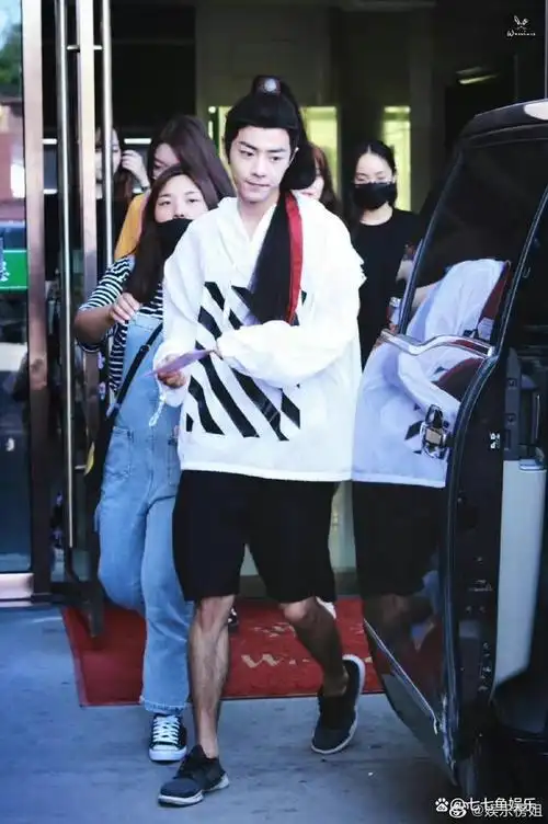 肖战腿毛上热搜了,确实好长呀