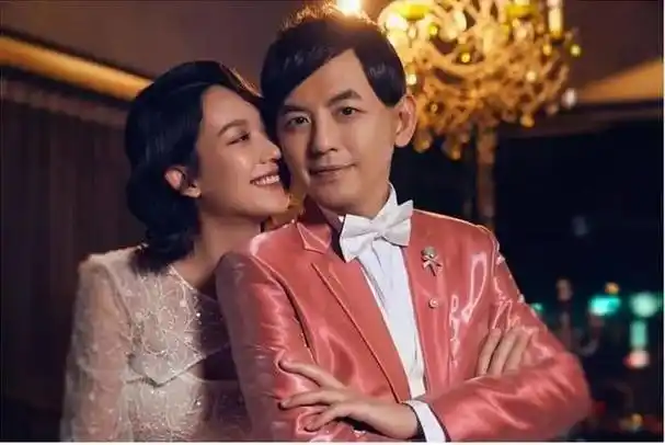 黄子佼涉未成年性影像案检方暂缓起诉引热议