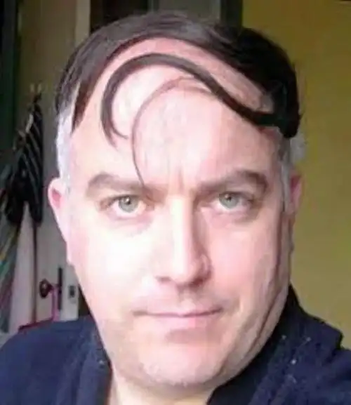 发力无边这些掩盖秃顶的销魂发型好好笑啊