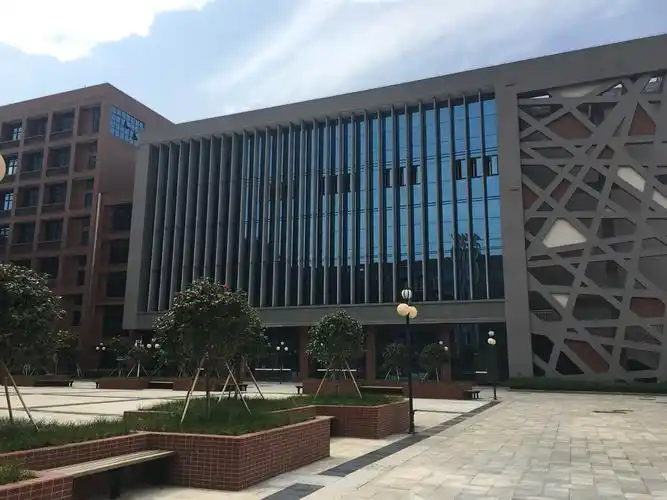 417直击神秘的广州中学凤凰校区到底是怎样的高中