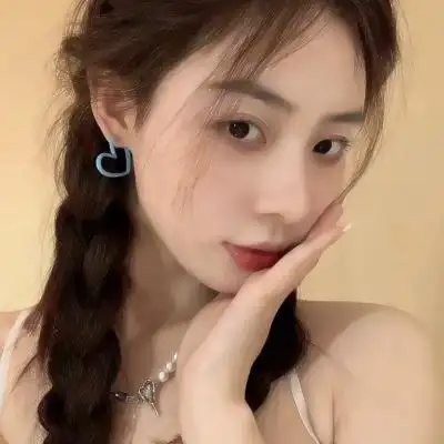 真人头像女小众高级干净潮流图片