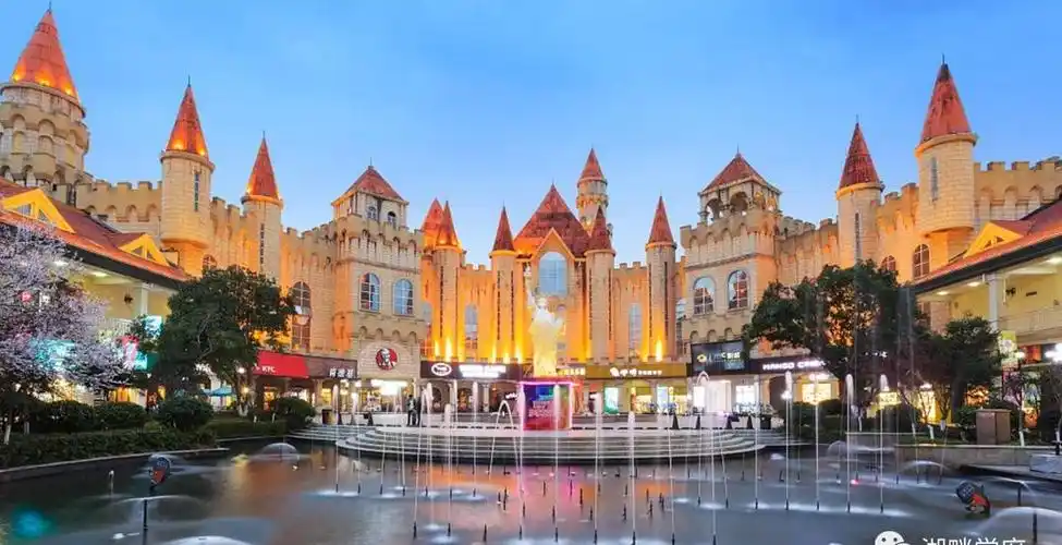 枫叶小镇奥特莱斯让济宁从此世界_城市