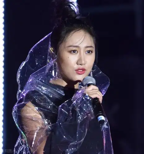 "出柜"后又"出轨"的女歌手陈粒,是真双性恋?还是只为出名?