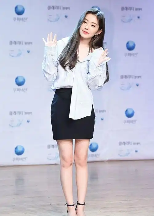 redvelvet成员裴珠泫irene衬衫短裙美得毫不费力