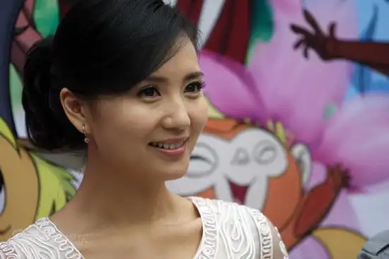 图文马兰花首映陈好魅力侧脸