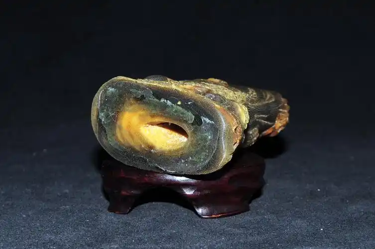 明代 苏门答腊犀角 雕秋山居士图摆件