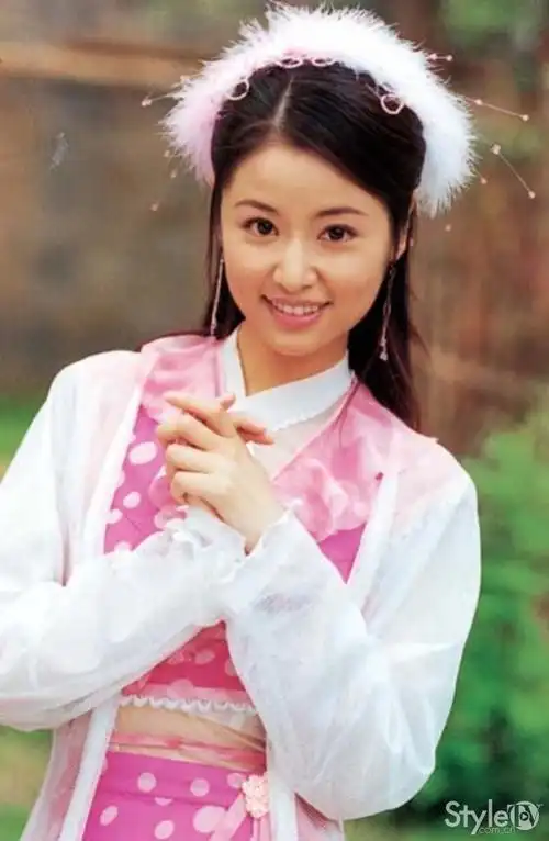 看看早年的林心如,当初的模样就只是比现在多了几分懵懂而已啊!