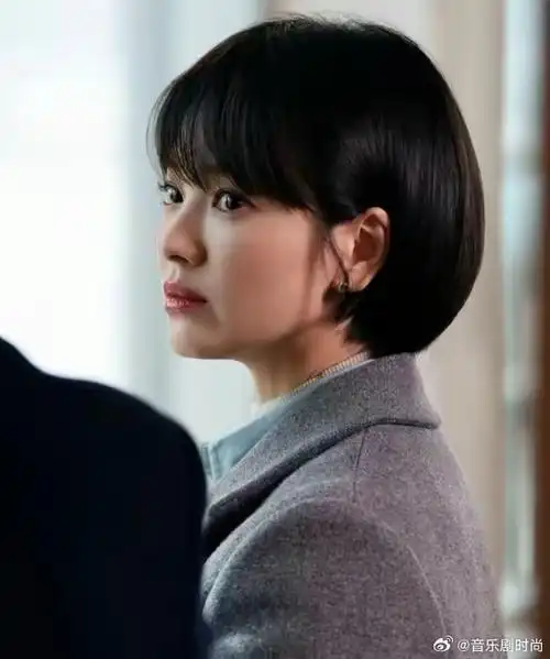 别急着换发型,今年头发"越短越洋气"!瞧宋慧乔有多美!