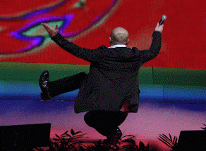 逗比男舞台表演光头gif动图_动态图_表情包下载_soogif