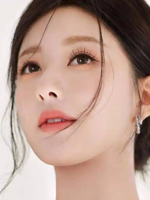 赵露思高清美图分享颜值出众