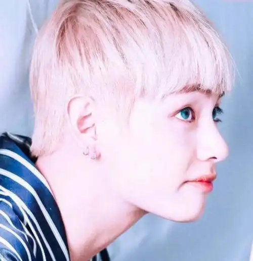 金泰亨的可爱壁纸