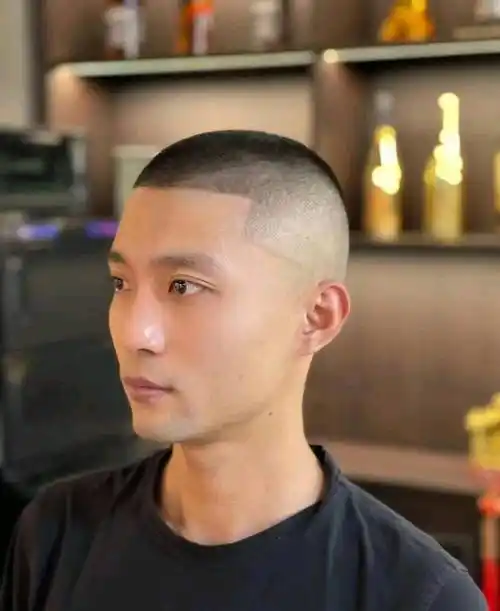 超短寸头,前刺头,狼尾头和微分碎盖头,你认为哪一种最帅气_发型_男士