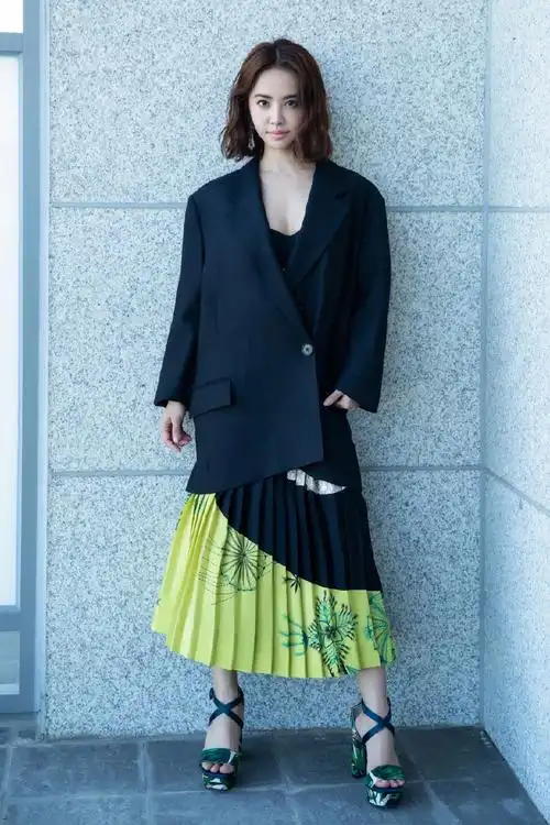 蔡依林剪的这款短发叫"摩卡波波头"短发造型,也是今年比较流行的一款