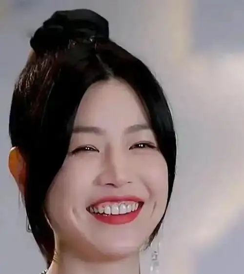 刘涛牙齿变蓝黄晓明假发尴尬明星身上除了这些还有什么是真的