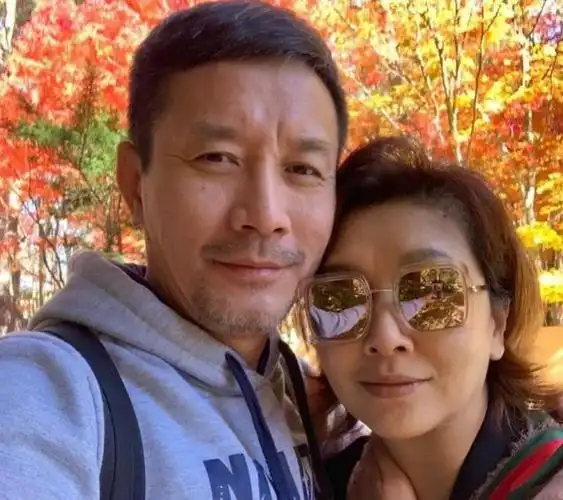 光荣与梦想主演田小洁离过婚再婚妻子是江珊