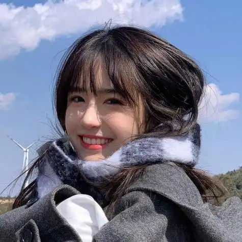 求这种笑的灿烂的女生头像