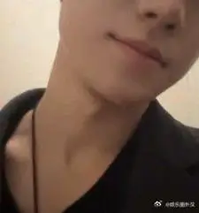 张真源锁骨##张真源的锁骨