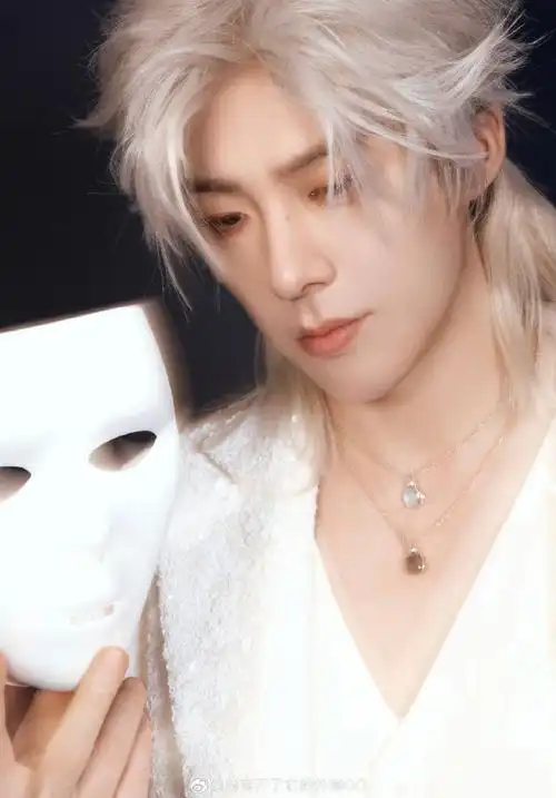 刘宇宁工作室新出的图真是太棒了,这组图简直绝了,让人不得不爱.