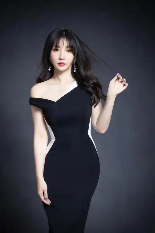 沙漏型身材如何有效穿搭