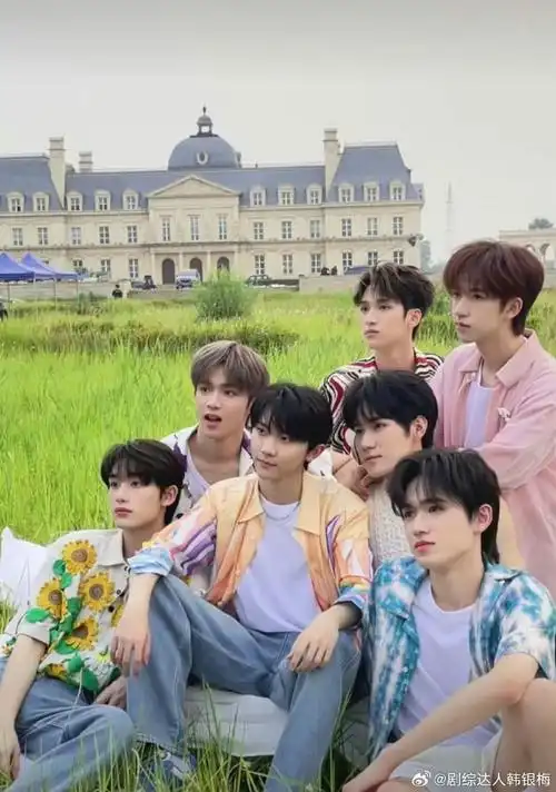 夏日限定下的时代少年团##时代少年团夏日多巴胺穿搭