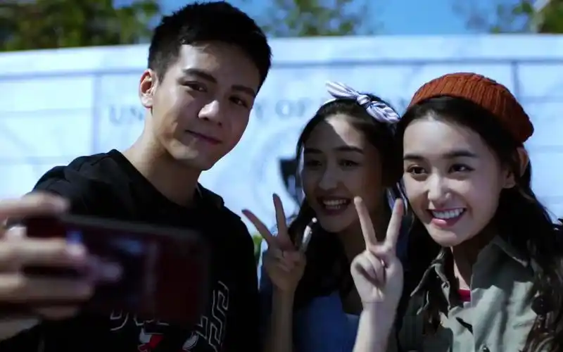 《带着爸爸去留学》蒋依依,曾舜晞遇险,黄龄献唱《走过咖啡屋》_哔哩