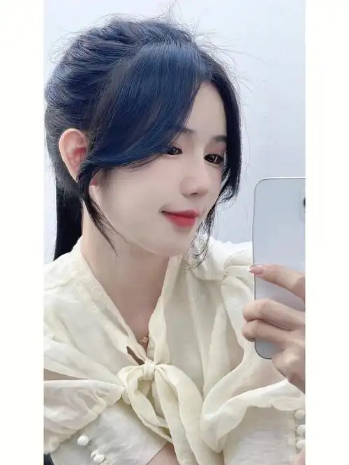 气质修饰脸型的八字刘海