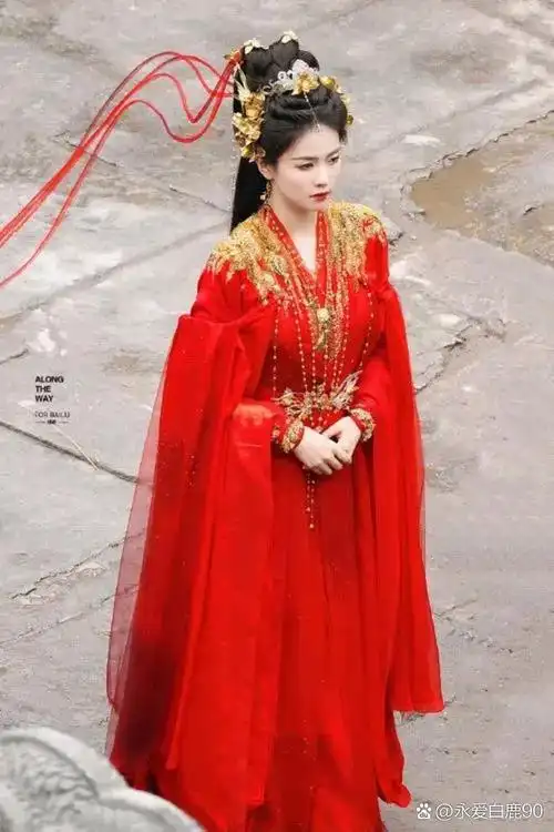 白鹿新剧的装造好美!向全世界安利白鹿!