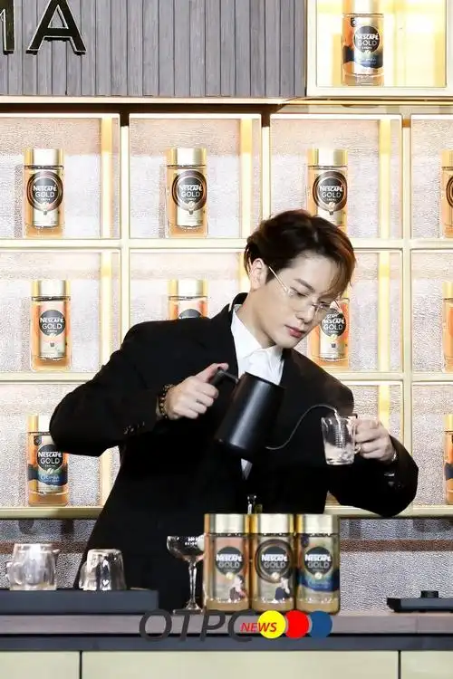 jackson_百度王嘉尔吧