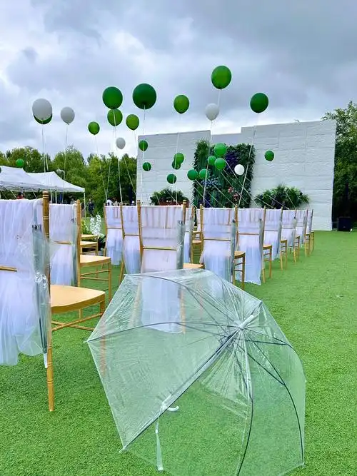 经典不过时,自带松弛感的白绿色草坪婚礼