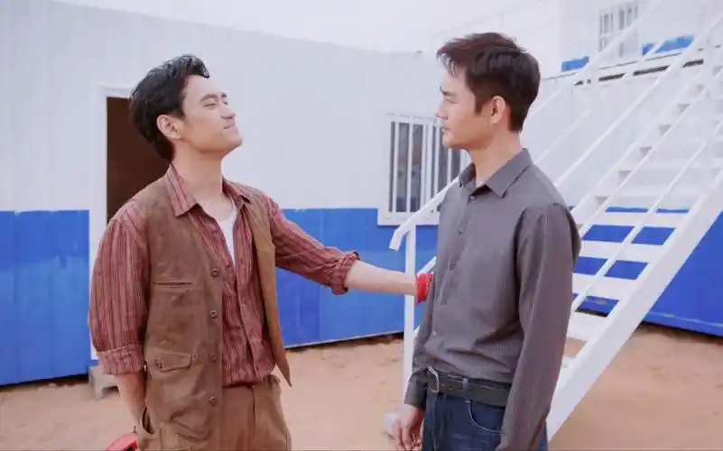 我竟然在献礼剧嗑到了王凯×袁弘!冤种上司×理工直男!