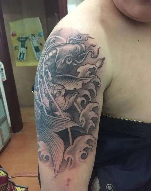 鱼纹身图片_成品手臂传统动物纹身图案(3)_福建省漳州市纹身店-九顶