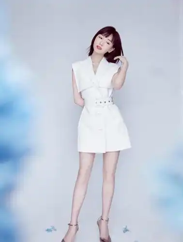 2,日常中我们想要营造出减龄风,可以学习毛晓彤哪些造型?