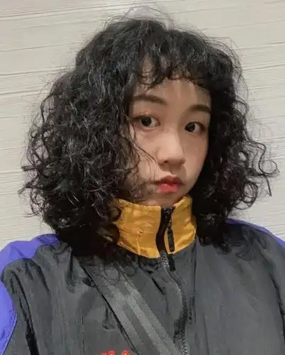 全头小卷烫发型图片超人气羊毛卷可盐可甜