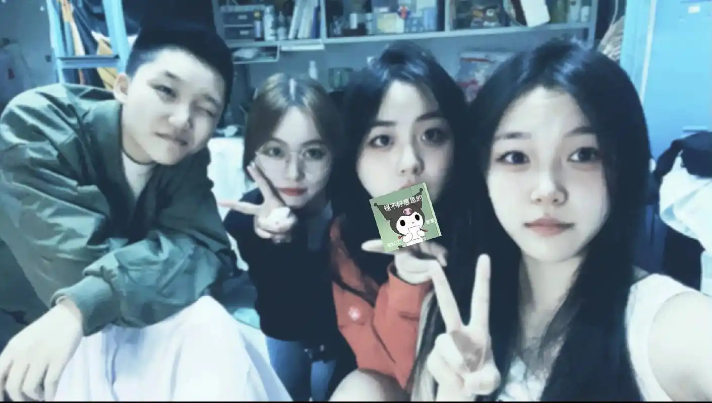 女孩子的照片不发会过期的哦#分享照片 #合拍美女  - 抖音