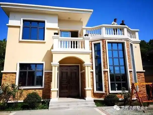 本户型户型合理,采光通风良好;别墅外观美观大气,富有现代气息,占地